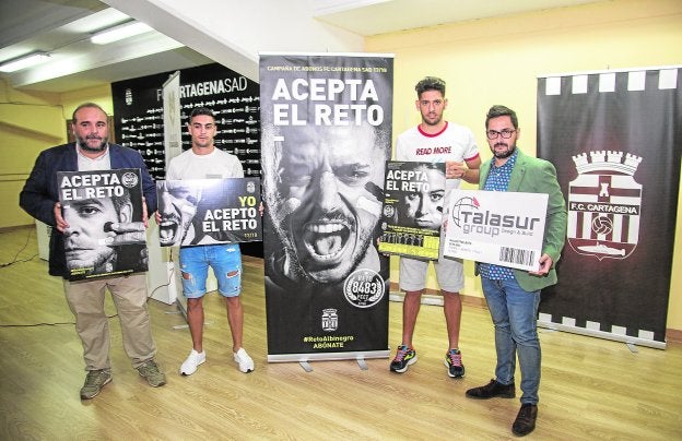 Sánchez Breis, Cristo Martín, Sergio Jiménez y Paco Belmonte, ayer durante la presentación de la campaña de abonados.