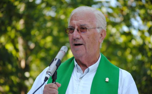 Pedro Ballester en la Romeria de 2013, cuando se le impuso el escudo de oro del Bando de los Caballos del Vino.
