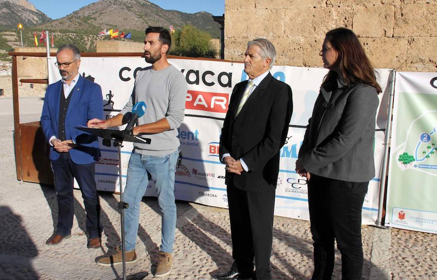 La presentación tuvo lugar en la explanada de la basílica, junto a la Puerta de San Lázaro. /AYTO. CARAVACA