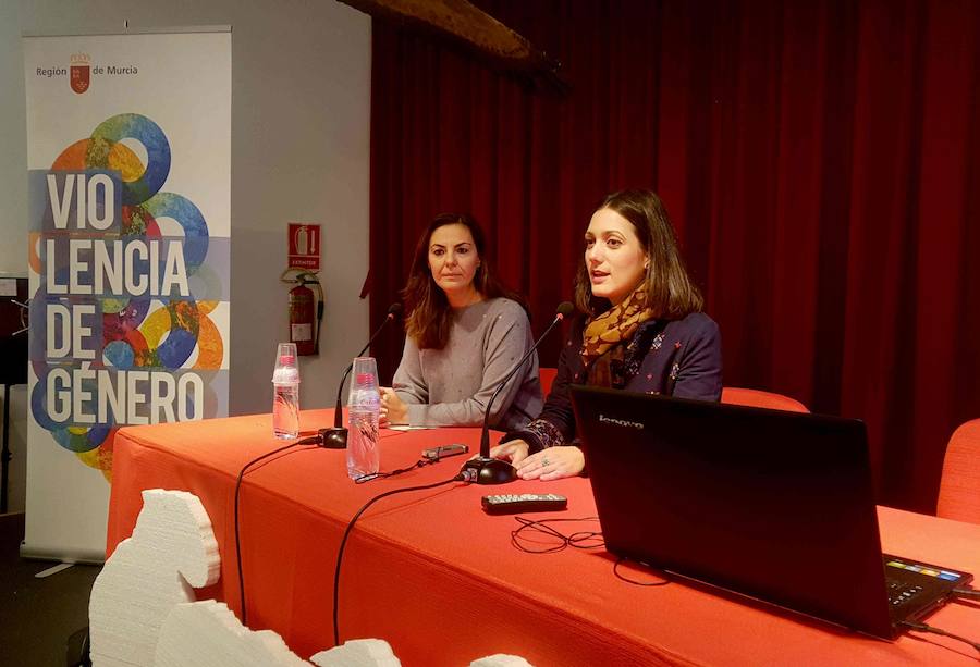 Mª José Soria y Alicia Baquero. /AYTO. CARAVACA