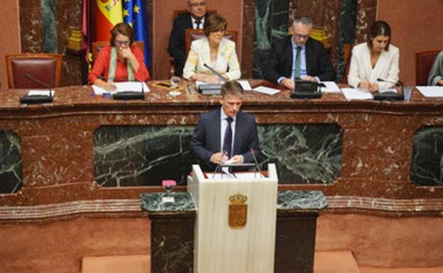 Víctor Martínez-Carrasco en la Asamblea Regional. /SDC