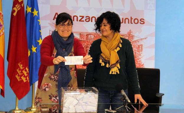 Gloria Gómez y Mª Ángeles Muñoz. /AYTO. CARAVACA