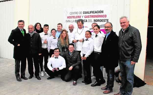 Los impulsores del proyecto en la presentación de la escuela./AYTO