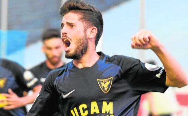 Isi Ros celebra el gol definitivo ante el filial de Las Palmas.