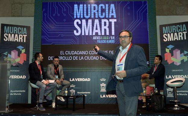 Juan Gascón, director de Innovación de Ametic, durante su intervención en 'Murcia Smart'.