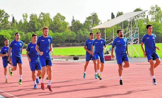 Entrenamiento del Lorca FC en La Torrecilla, el martes.