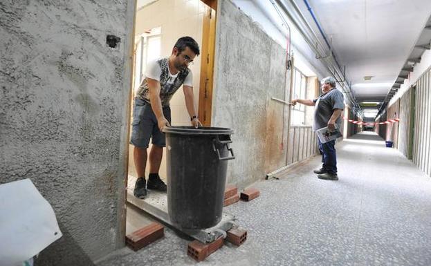 Obras en el interior del Alfonso X, el pasado viernes.