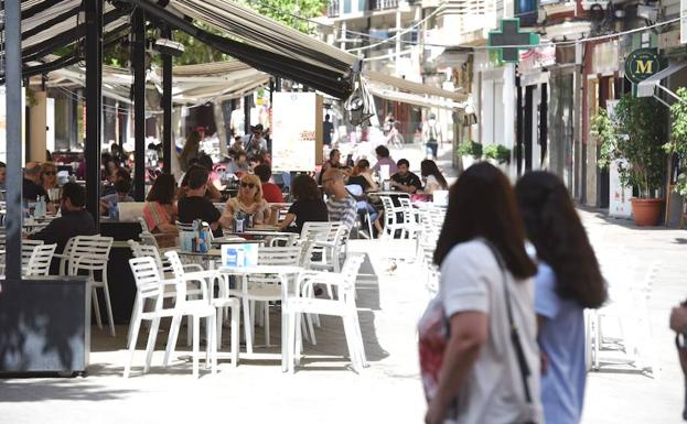 Terrazas en la plaza de Santo Domingo./Alfonso Durán / AGM