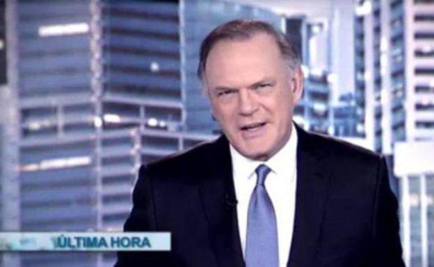 El tremendo enfado de Pedro Piqueras queda patente por culpa de un micro abierto