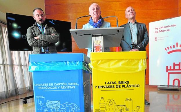Rafael Gómez, Roque Ortiz y Alberto Fernández, ayer, en la presentación de la campaña. / Nacho García / AGM