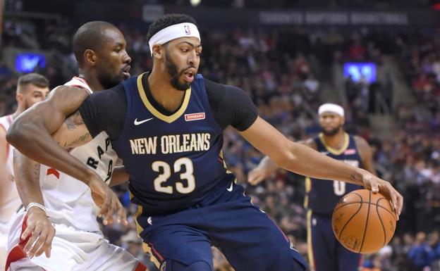 Serge Ibaka, en una acción ante Anthony Davis. /Dan Hamilton-USA TODAY Sports