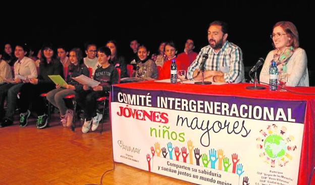 Juan José Gómez y la edil Maravillas Fernández, en el acto./Ayto