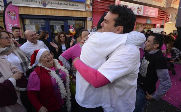 Celebración en la administración de El Perolo, en San Pedro del Pinatar./A. Gil / AGM