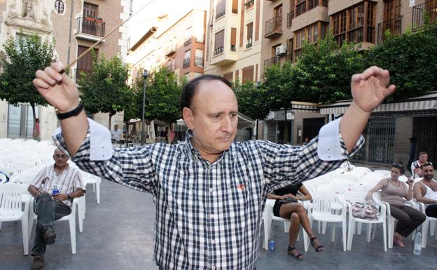 El director de orquesta Felix San Mateo durante un ensayo/Juan Carlos Caval/ AGM