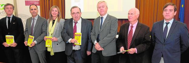 El presidente de Amefmur, José Mª Tortosa; el rector de la UPCT, Alejandro Díaz; la directora territorial de Bankia, Olga García; el rector de la UMU, José Orihuela; el director de la Cátedra Empresa Familiar Mare Nostrum, Ángel Meroño; el director honorífico de la Cátedra, Juan Monreal; y el investigador Antonio Duréndez./Javier Carrión / AGM