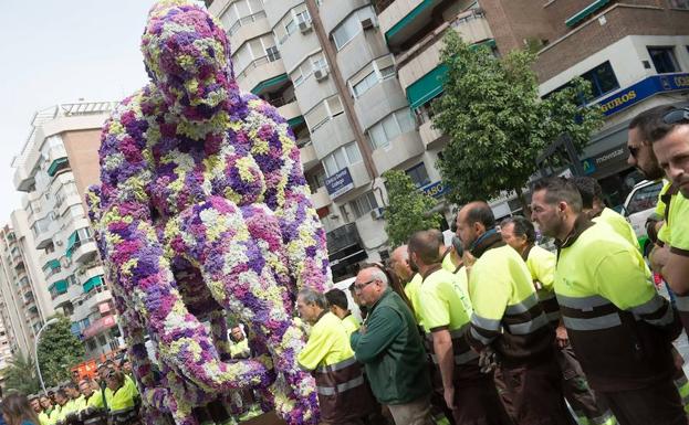 La estatua floral, el pasado lunes, en su presentación oficial.