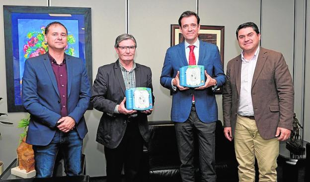Bartolomé Molino, Juan José Villanueva, Antonio González y Pedro Julio Zafra, en la sede de 'La Verdad', ayer./Guillermo Carrión / AGM