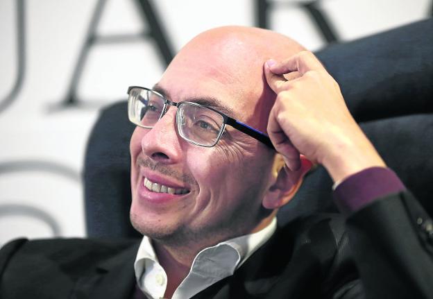 Jorge Volpi, en la presentación de la novela con la que ganó el Alfaguara. / agencias