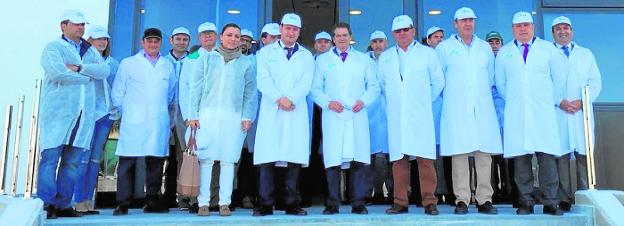 El consejero Francisco Jódar y el director general de Innovación, Fulgencio Pérez, en su visita.
/CLP