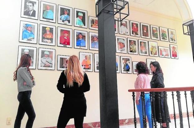 Galería de doctores 'honoris causa' en la sede del Rectorado./UMU