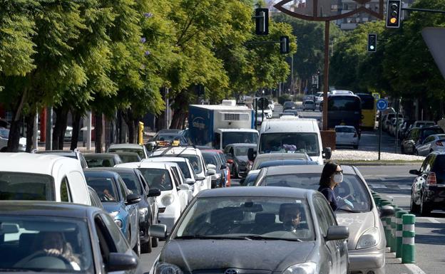 Todas las funciones del parabrisas del coche que casi nadie conoce
