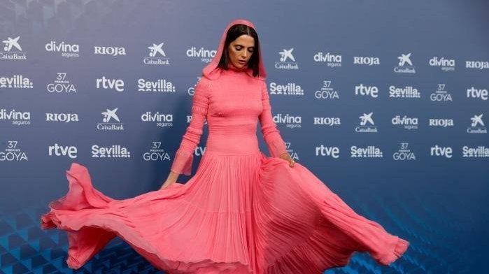 Los mejores y peores 'looks' de una alfombra roja fundida a negro