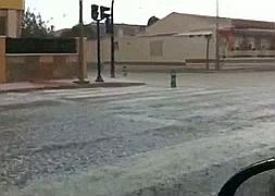 Una tromba de granizo barre Santiago de la Ribera
