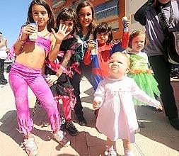 Un grupo de niños disfrazados disfrutando del día. :: I SÁNCHEZ/ AGM/