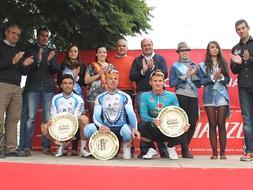 Los primeros clasificados de la prueba, en el podio. LV/
