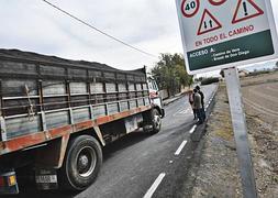 El Camino de Los Ángeles, recién asfaltado. :: Paco Alonso/AGM/