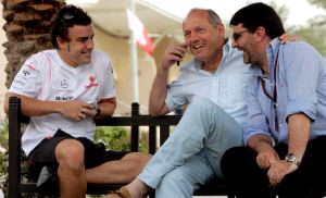Cónclave caliente en Woking La nómina de John Riise, del Liverpool, en Internet Wilde, Vinicius y Ciço, convocados por Brasil Tres jugadoras del Grupo 2002, con la selección Registro el despacho de médicos en Berlín vinculados al ciclismo