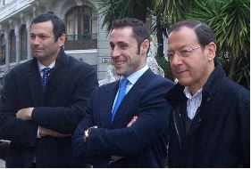 OTROS TIEMPOS. Luis Nicolás, entre Peñalver y Cámara. / J. M. F./