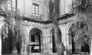 ROMÁNTICO. Una de las primeras imágenes que se conservan del Palacio Episcopal de Murcia, donde se organizó el exorcismo a la Torre de las Lavanderas, abandonado a la maleza a comienzos del siglo pasado./ A. B./