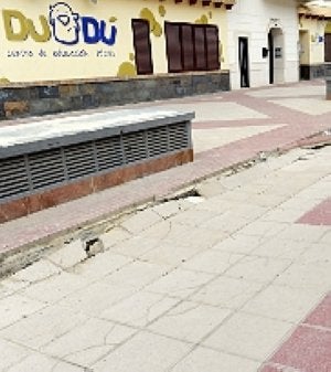 Una calle peatonal hecha añicos en Ronda Sur