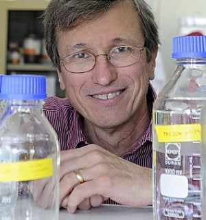 Richard Stahlhut, ayer en un laboratorio de la UMU. :: G CARRIÓN / AGM/