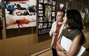 La ministra de Cultura, Ángeles González-Sinde, visitó ayer la antigua Fábrica de Tabacos de Madrid, futura sede del Centro Nacional de Artes Visuales. :: PACO CAMPOS/EFE/