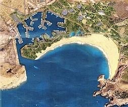 Recreación del aspecto de la bahía de Portmán tras culminarse los trabajos para su regeneración. :: LA VERDAD/
