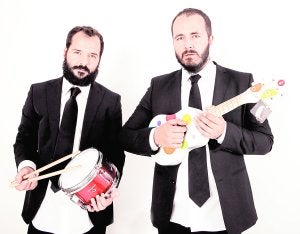 El humor televisivo de Ángel Martín y Ricardo Castella llega esta noche al Teatro Circo de Cartagena. :: ESN/
