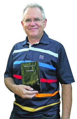 «Es inevitable estar en las redes sociales, pero el libro físico siempre existirá»