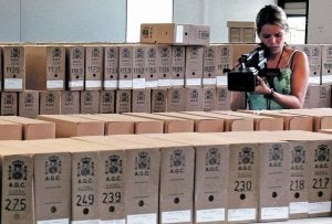 Cajas con documentos históricos incautados entre 1938 y 1939 a sindicatos y partidos políticos. ::
A. Olivé / EFE/