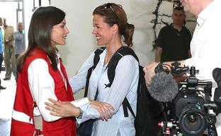 Melchior (d) saluda a doña Letizia./