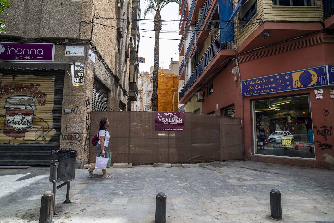 Fotos: retraso en las obras de la muralla de Sagasta solivianta a los vecinos de La