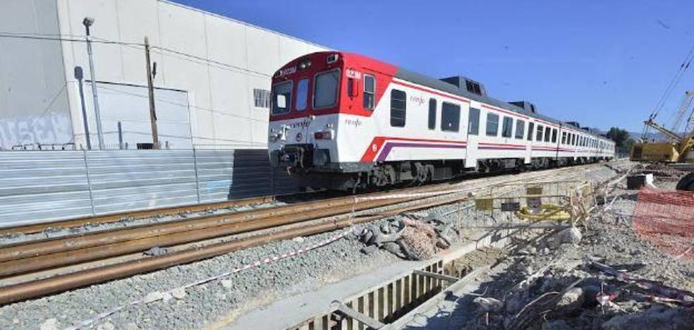 Tren Murcia | La Comunidad tacha de 'isla ferroviaria' a la Región tras la licitación de autobuses en sustitución del Cercanías - Vimarsana News