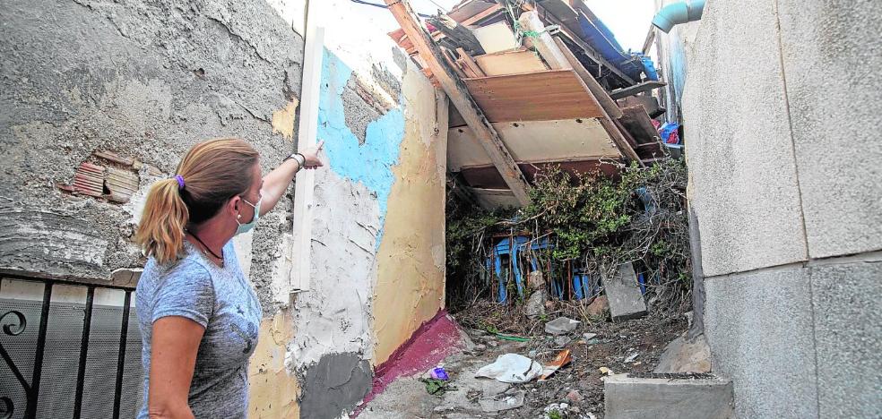 El derrumbe de una chabola evidencia el problema de la infravivienda en el barrio Santa Lucía de Cartagena - Vimarsana News