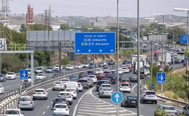 Retentions on the motorway at the height of Murcia, in a file image.
