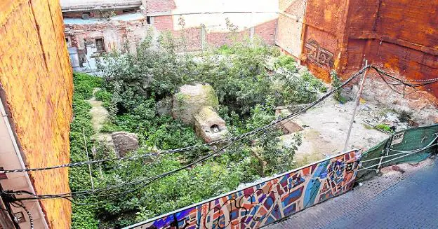 The archaeological remains found on the site of Vara de Rey street, 13, in the Santa Eulalia neighborhood. 