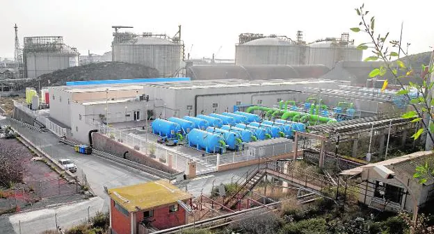 The Escombreras desalination plant rented by the Autonomous Community, paralyzed since October. 
