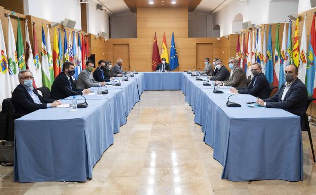 The Mar Menor Monitoring Committee, on Tuesday in San Esteban, during its first meeting.