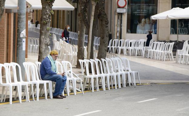 Chairs located in the municipality of Murcia for one of the processions. 