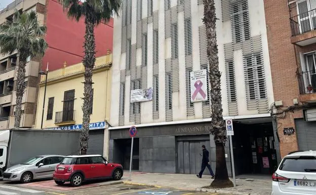 La Casa de la Dona, the municipal center where the events occurred. 